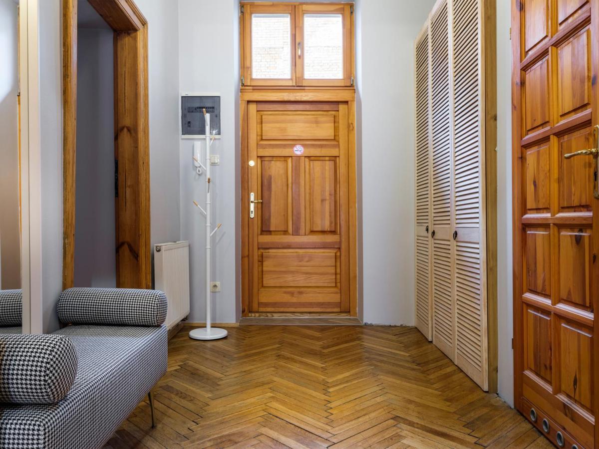 Cracwow Market Squere Apartment Краков Экстерьер фото